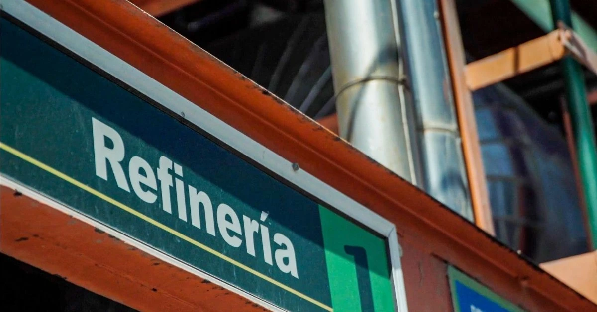Refinery signage at a DAABON palm oil processing facility in Colombia